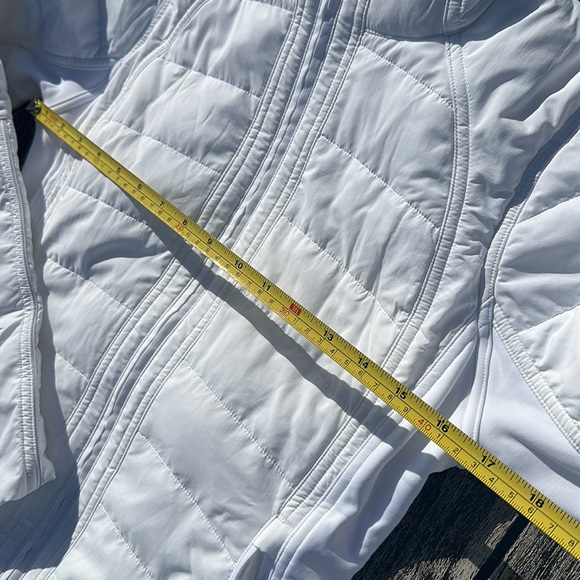 Lululemon Another Mile Jacket White size 6 NWT $228 - Picture 4 of 8